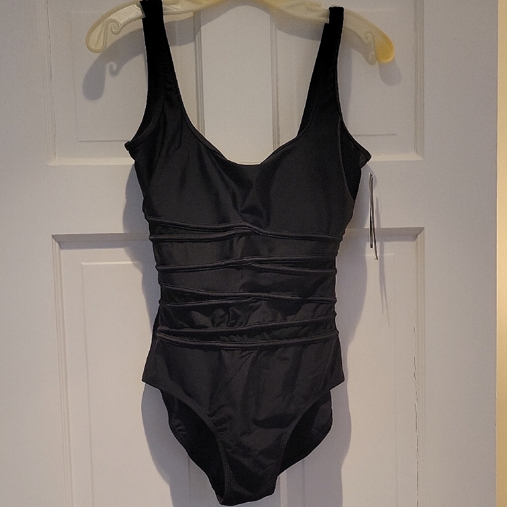 Stylish Black Jones New York One Piece Tummy Smoother Swimsuit